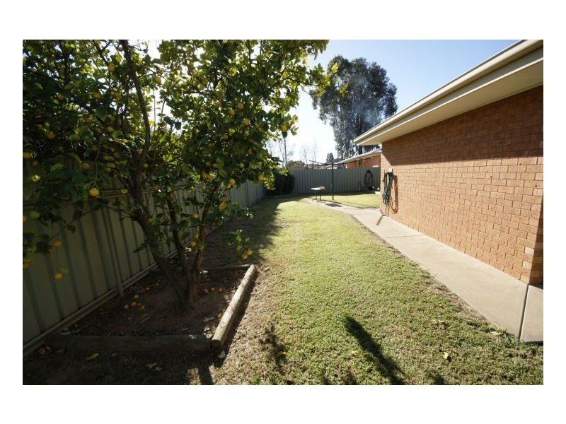 125 Ross St, Deniliquin NSW 2710