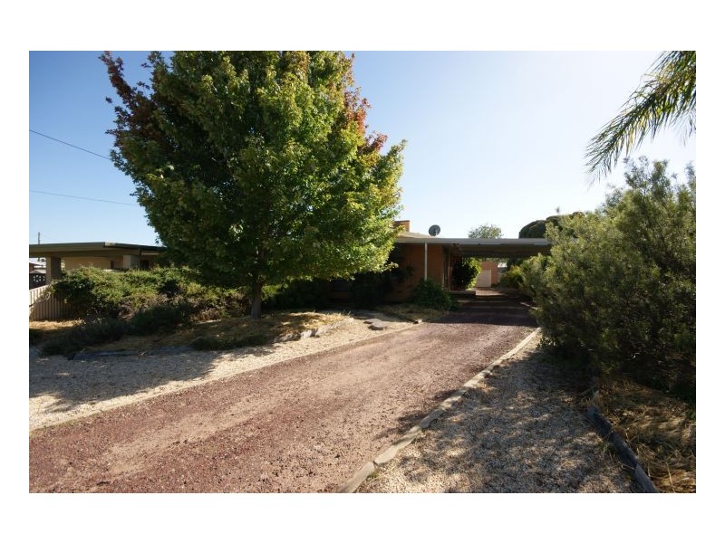 459 Sloane Street, Deniliquin NSW 2710