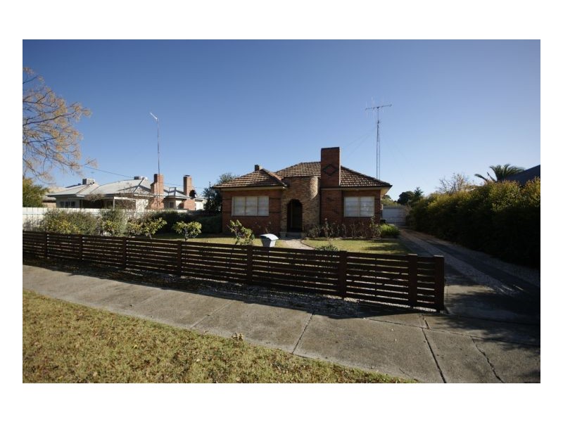 91 Crispe St, Deniliquin NSW 2710