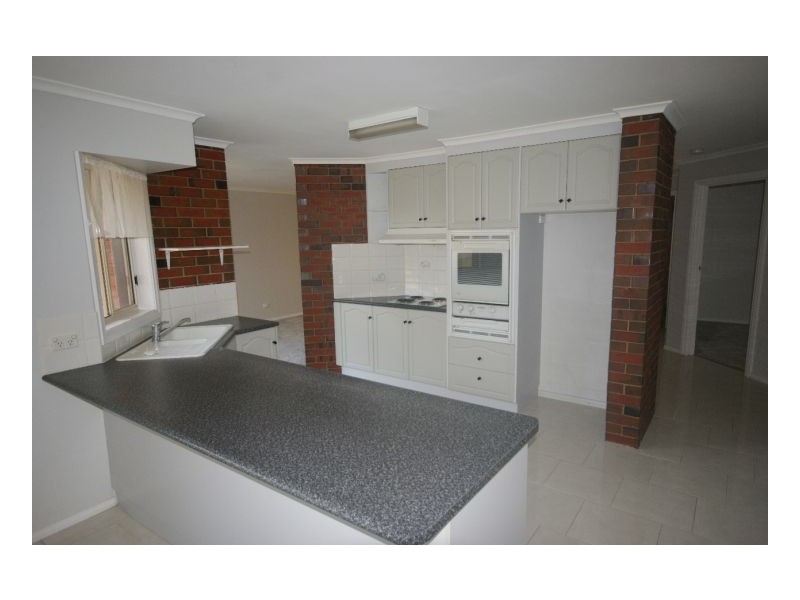 120 Crispe St, Deniliquin NSW 2710