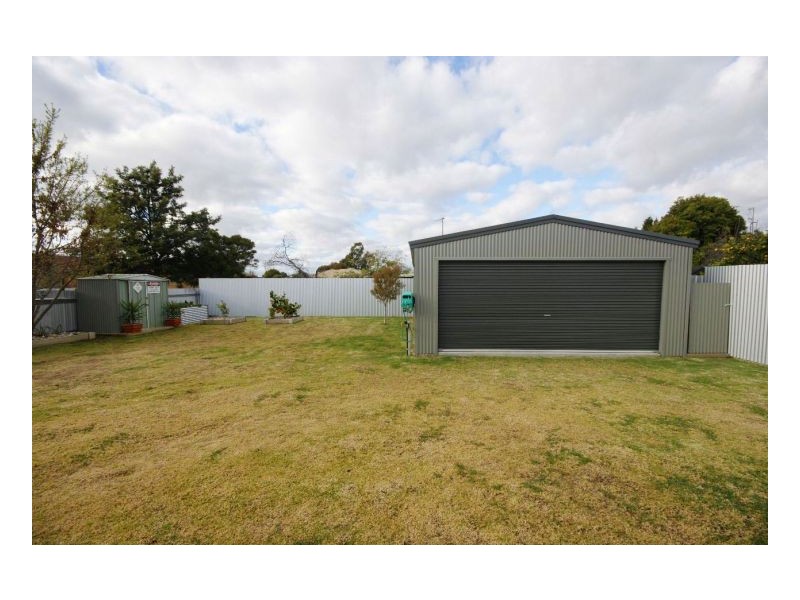 118 Wyatt St, Deniliquin NSW 2710