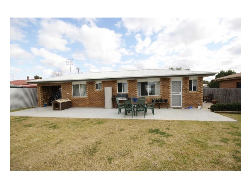 118 Wyatt St, Deniliquin NSW 2710