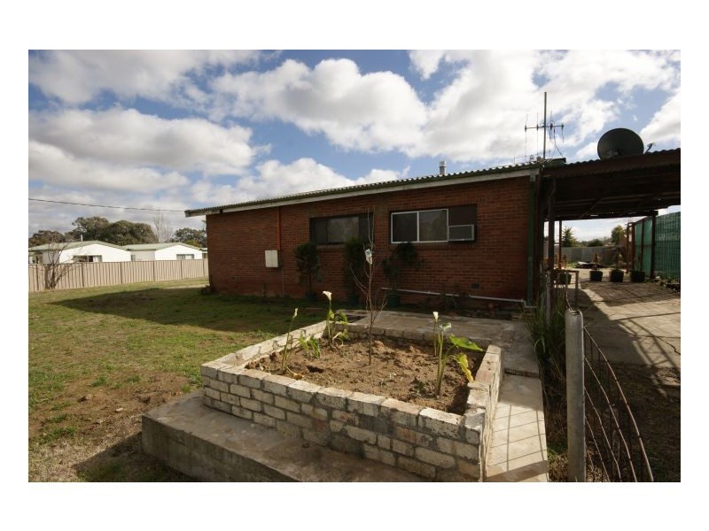 71 Butler Street, Deniliquin NSW 2710