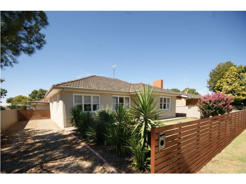 407 Wood St, Deniliquin NSW 2710