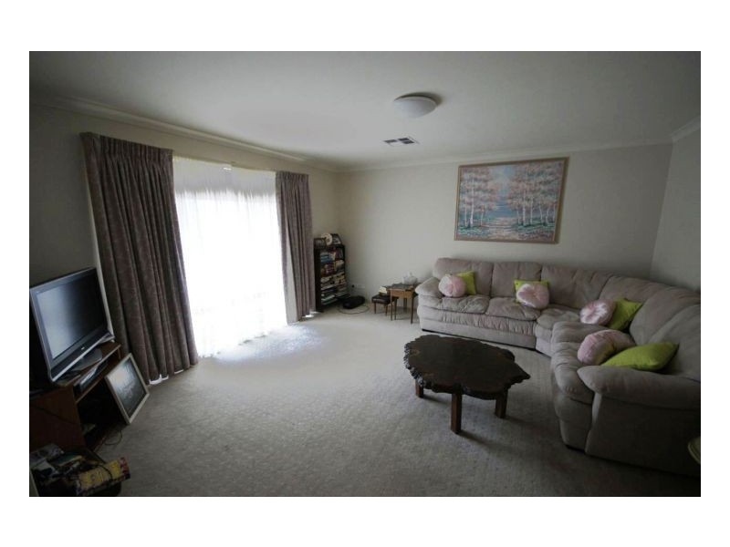 428 Cressy St, Deniliquin NSW 2710