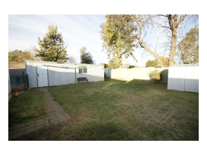 104 Butler St, Deniliquin NSW 2710