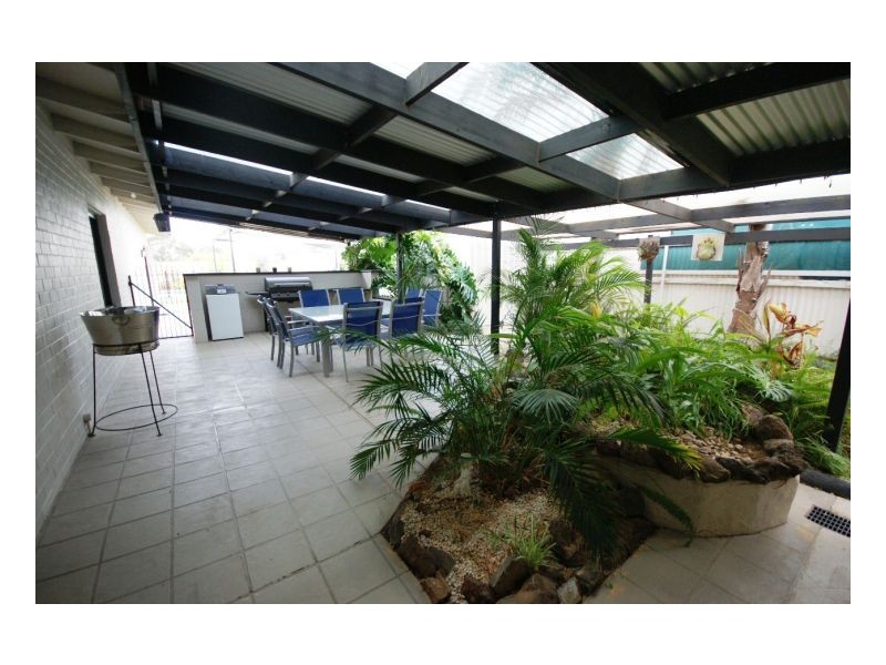 520 Poictiers St, Deniliquin NSW 2710