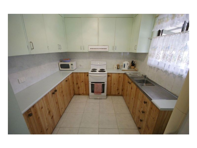 6 Robertson Cres, Deniliquin NSW 2710
