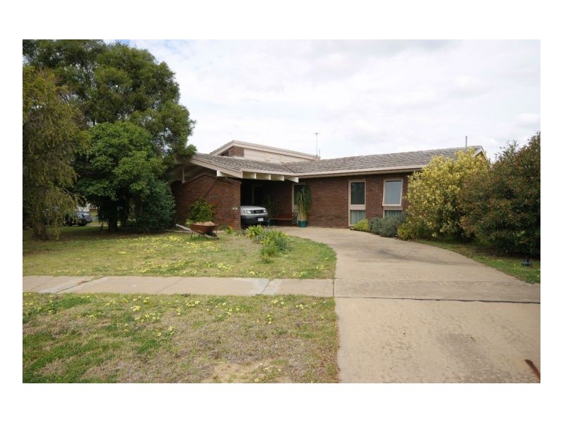78, Russell Street, Deniliquin NSW 2710