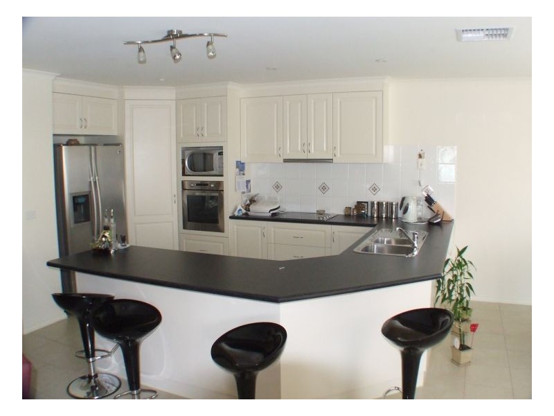 9 Thomas Court, Deniliquin NSW 2710