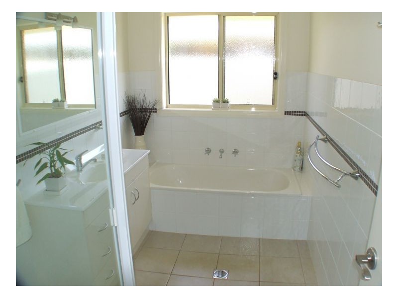 9 Thomas Court, Deniliquin NSW 2710