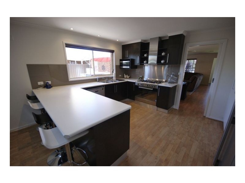 61 Burton St, Deniliquin NSW 2710