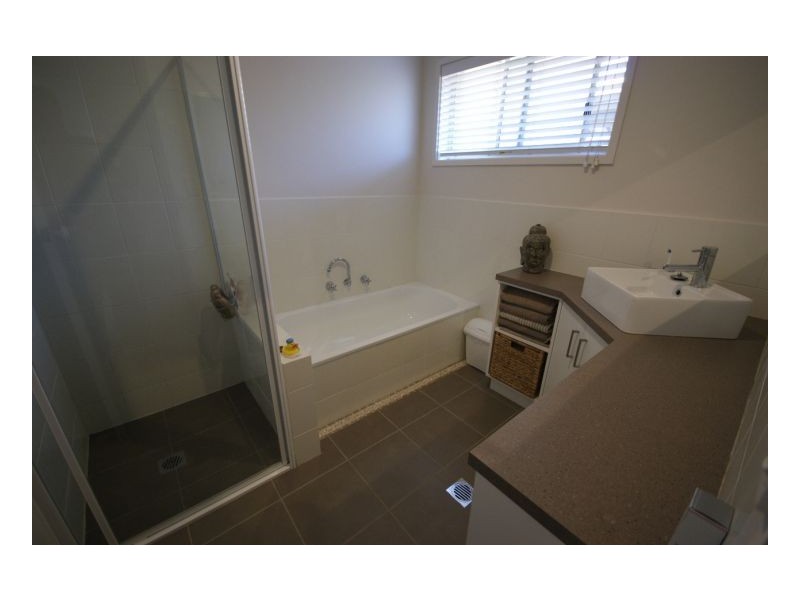 61 Burton St, Deniliquin NSW 2710