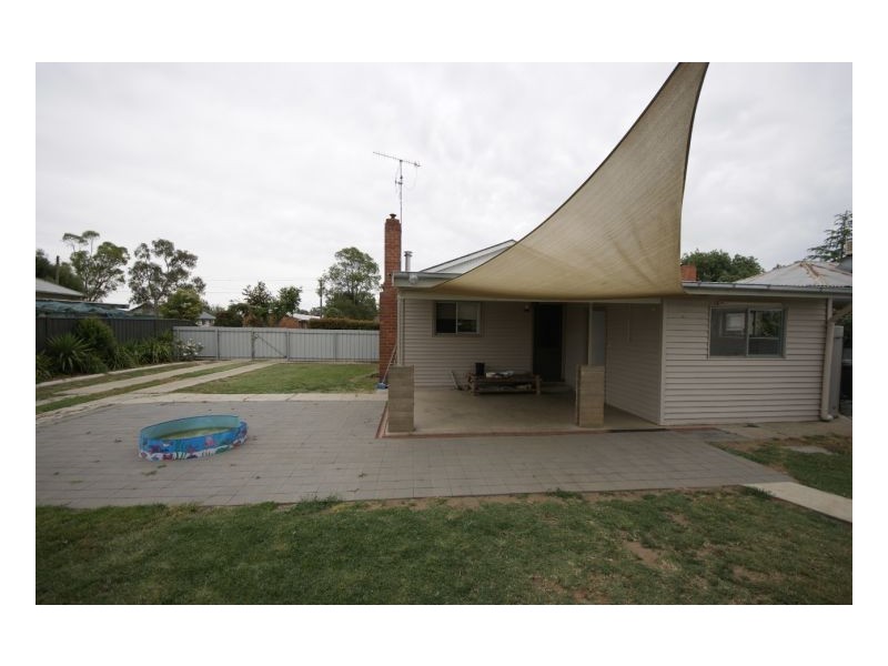 475 Poictiers St, Deniliquin NSW 2710