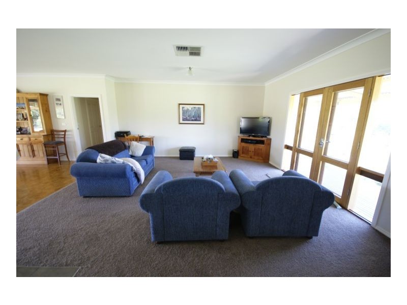 335 Flanagans Lane, Deniliquin NSW 2710