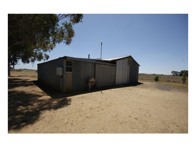 335 Flanagans Lane, Deniliquin NSW 2710