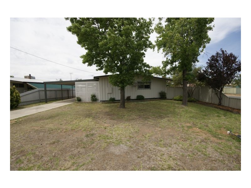 128 Dick Street, Deniliquin NSW 2710