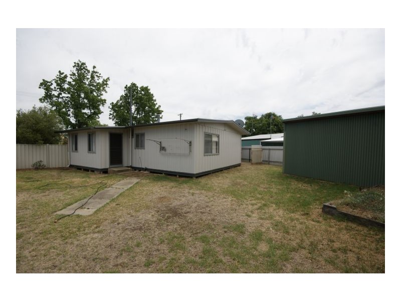 128 Dick Street, Deniliquin NSW 2710