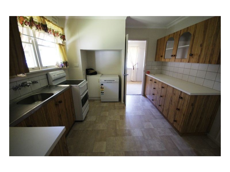 124 Butler St, Deniliquin NSW 2710