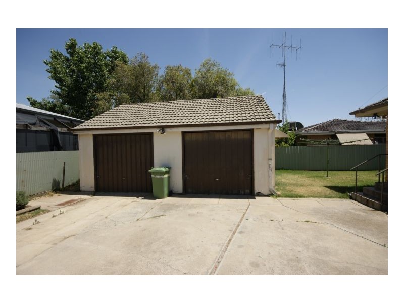 124 Butler St, Deniliquin NSW 2710