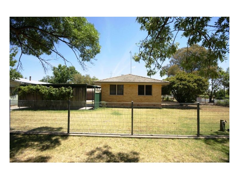 124 Butler St, Deniliquin NSW 2710