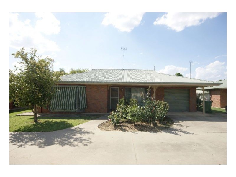 2/407 Cressy St, Deniliquin NSW 2710