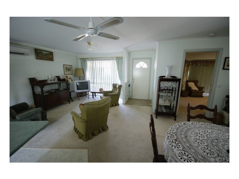 2/407 Cressy St, Deniliquin NSW 2710