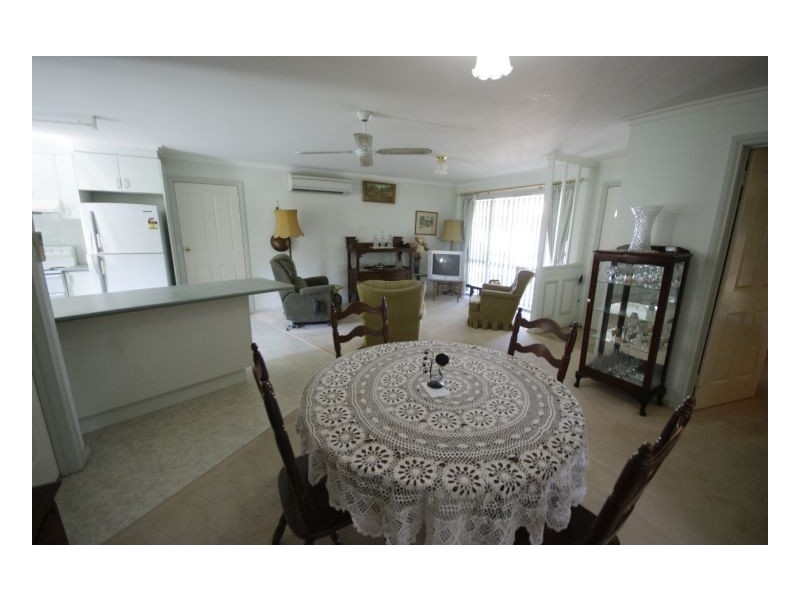 2/407 Cressy St, Deniliquin NSW 2710