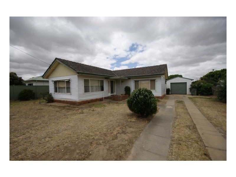 102 Dick Street, Deniliquin NSW 2710