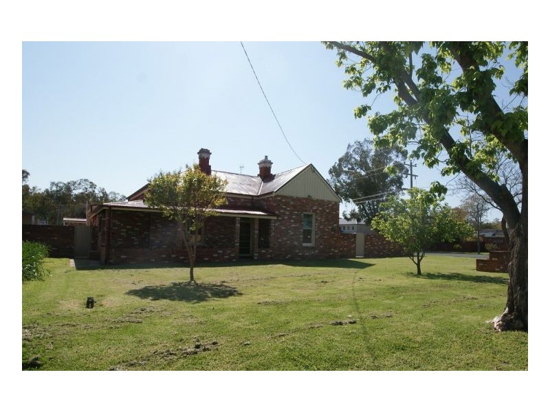 465 George Street, Deniliquin NSW 2710