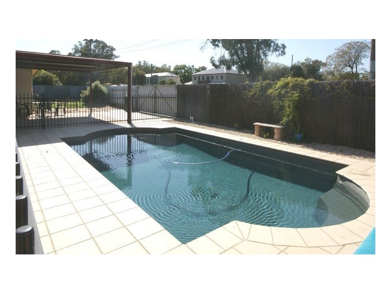 465 George Street, Deniliquin NSW 2710