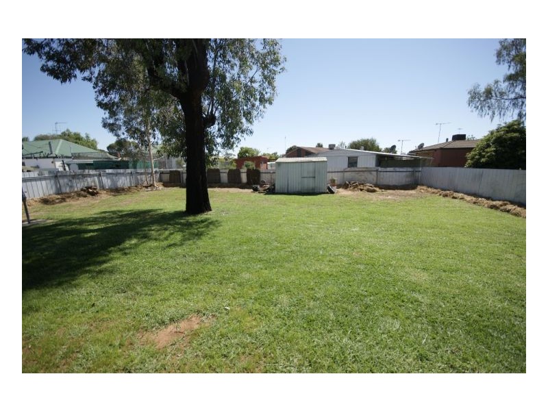 545 Sloane St, Deniliquin NSW 2710