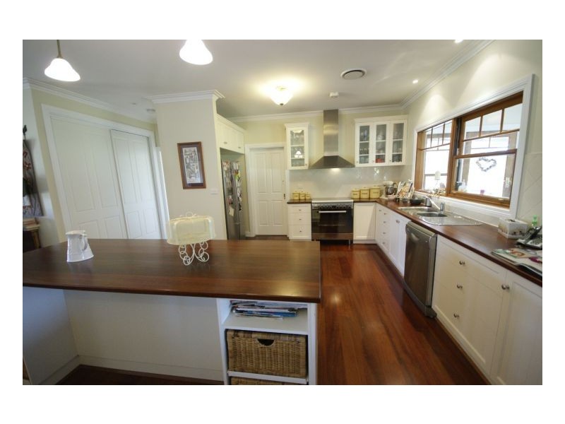 121 Riverview Dr, Deniliquin NSW 2710