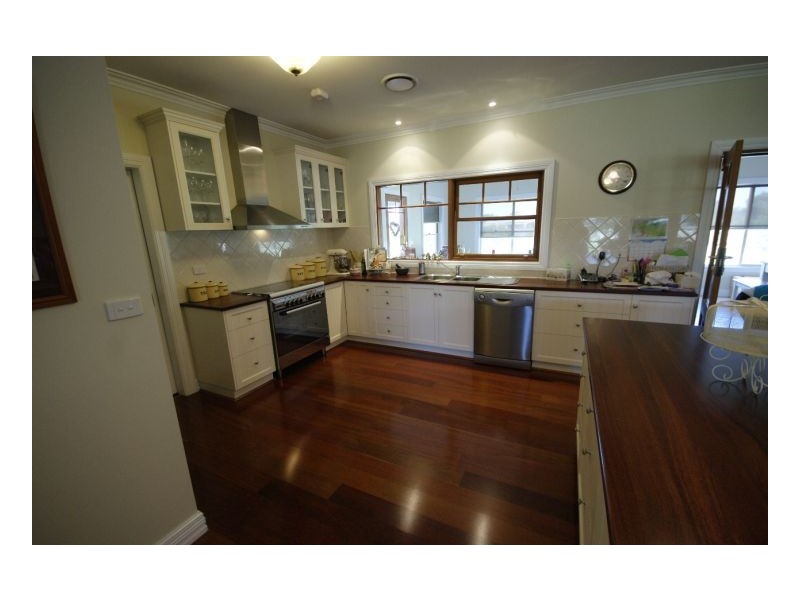 121 Riverview Dr, Deniliquin NSW 2710