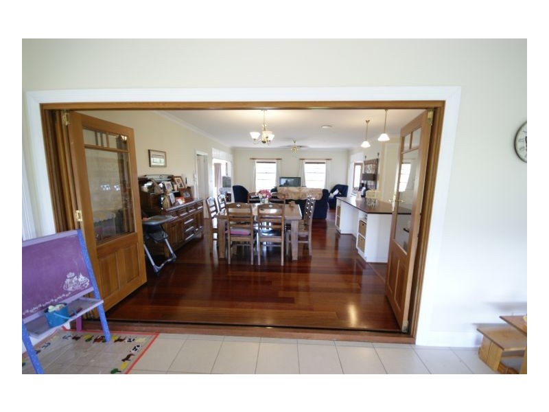 121 Riverview Dr, Deniliquin NSW 2710