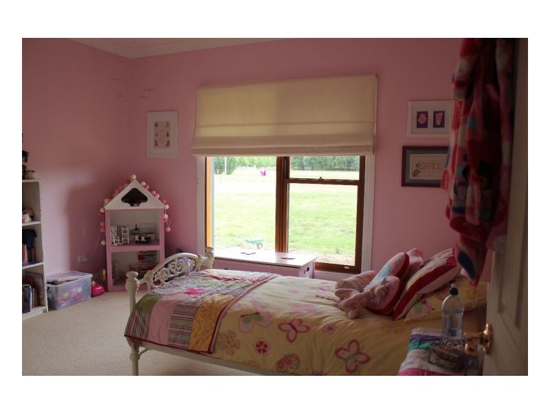 121 Riverview Dr, Deniliquin NSW 2710