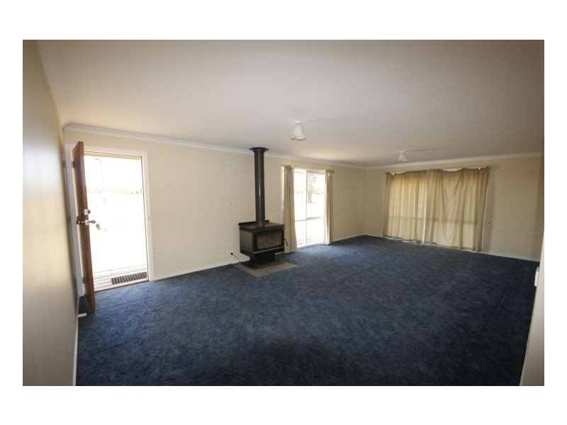 28 Moulamein Road, Deniliquin NSW 2710