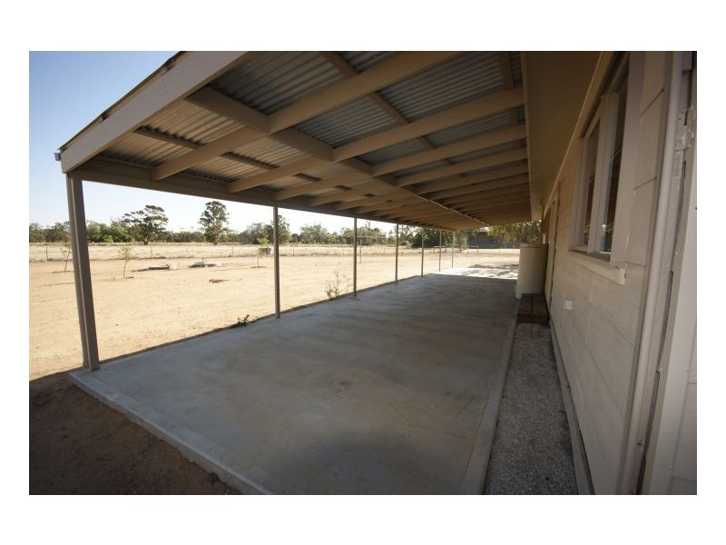28 Moulamein Road, Deniliquin NSW 2710