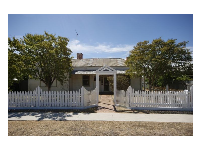 85 Edwardes Street, Deniliquin NSW 2710