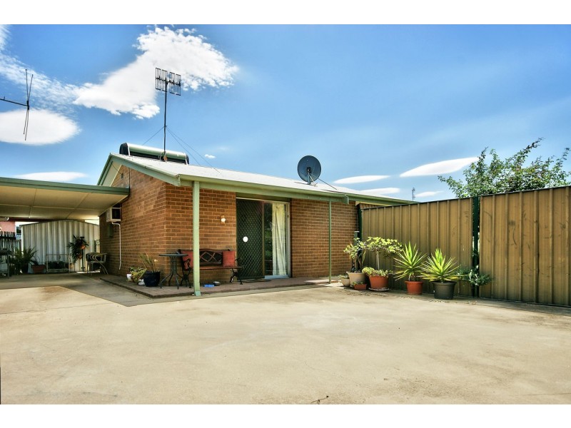 2/427 Harfleur Street, Deniliquin NSW 2710