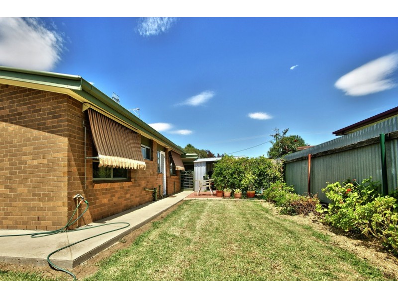 2/427 Harfleur Street, Deniliquin NSW 2710