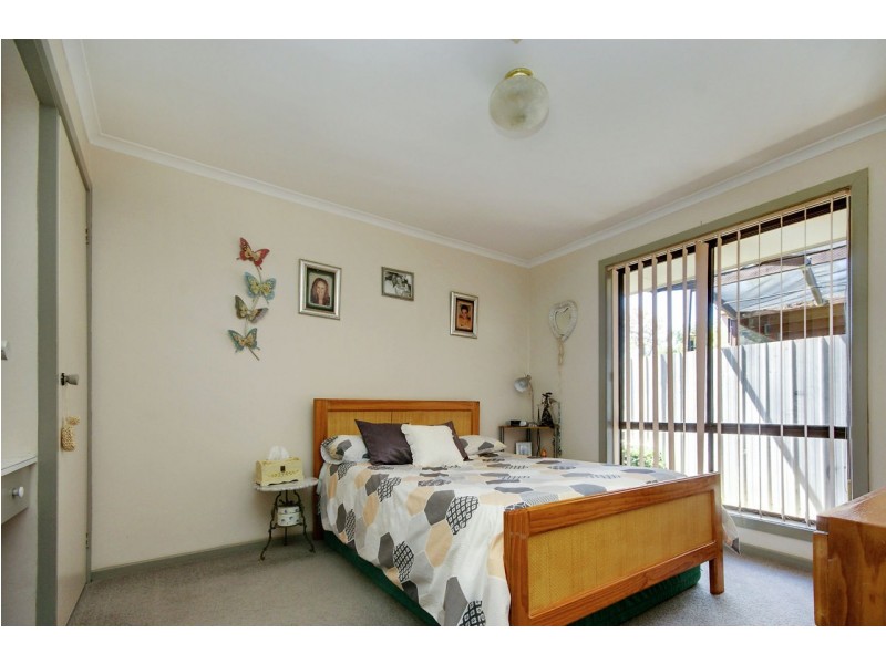 327 Jameson St, Deniliquin NSW 2710