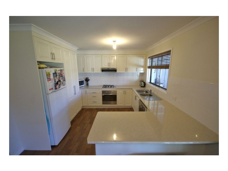 102 Ross St, Deniliquin NSW 2710