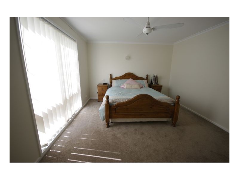 102 Ross St, Deniliquin NSW 2710