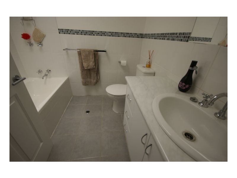 102 Ross St, Deniliquin NSW 2710