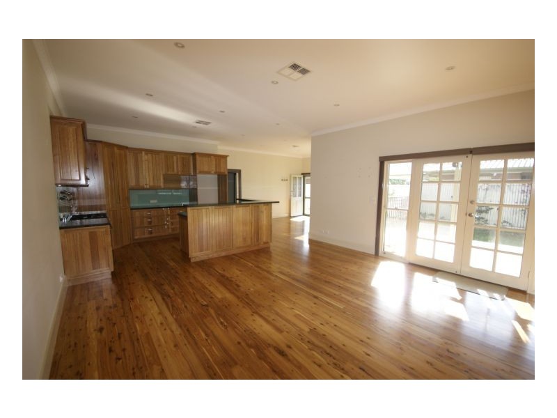 427 George Street, Deniliquin NSW 2710