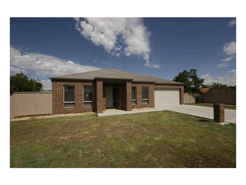 186 Wanderer Street, Deniliquin NSW 2710