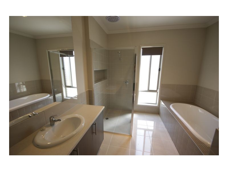 186 Wanderer Street, Deniliquin NSW 2710