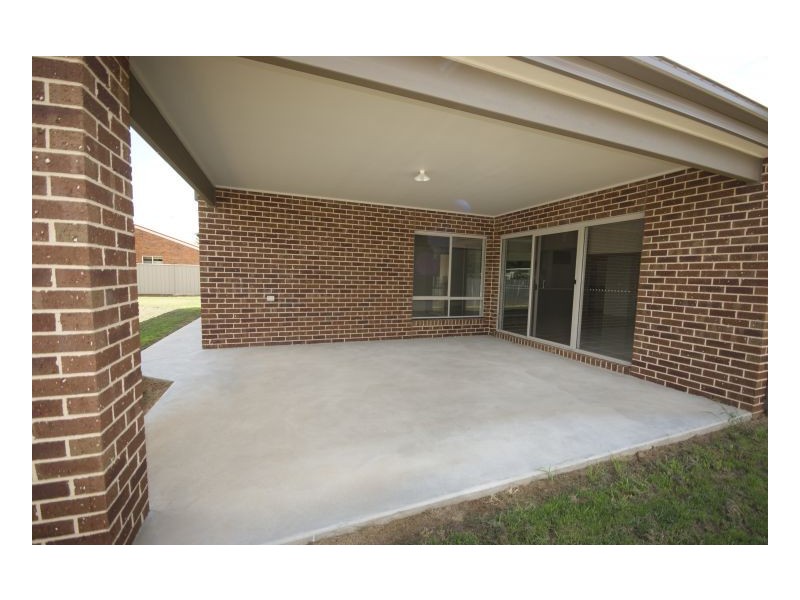 186 Wanderer Street, Deniliquin NSW 2710