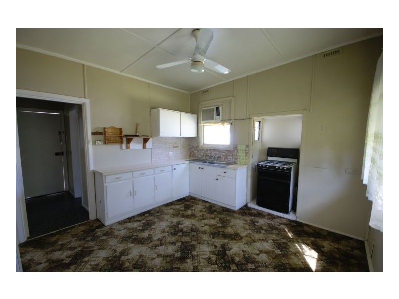 257 River Street, Deniliquin NSW 2710